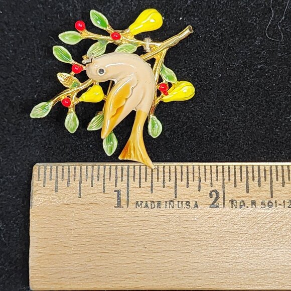 Vintage Signed ART Partridge in a Pear Tree Enamel Brooch - Picture 4 of 5